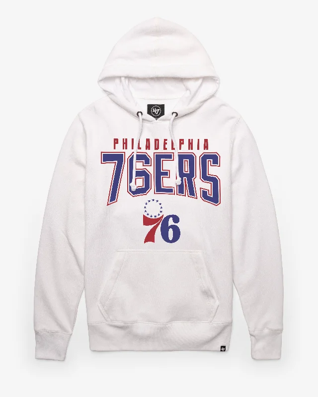 Hoodie with graphic hood men-PHILADELPHIA 76ERS TEAM ELEMENTS ARCH '47 HEADLINE HOOD