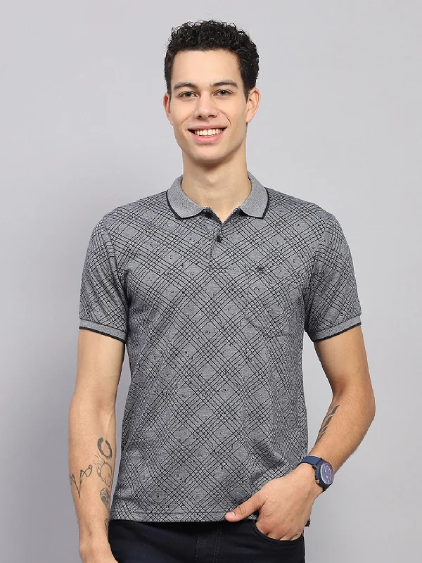 stylish summer short sleeve t-shirts for men -Men Grey Self Design Collar Half Sleeve T-Shirt