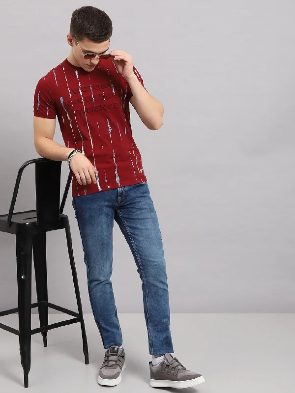 stylish checkered short sleeve shirts for men -Men Maroon Printed Round Neck Half Sleeve T-Shirt